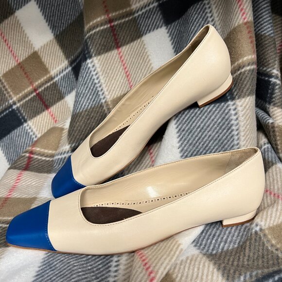 Manolo Blahnik Ballerina Flat with navy toe cap - Picture 3 of 5